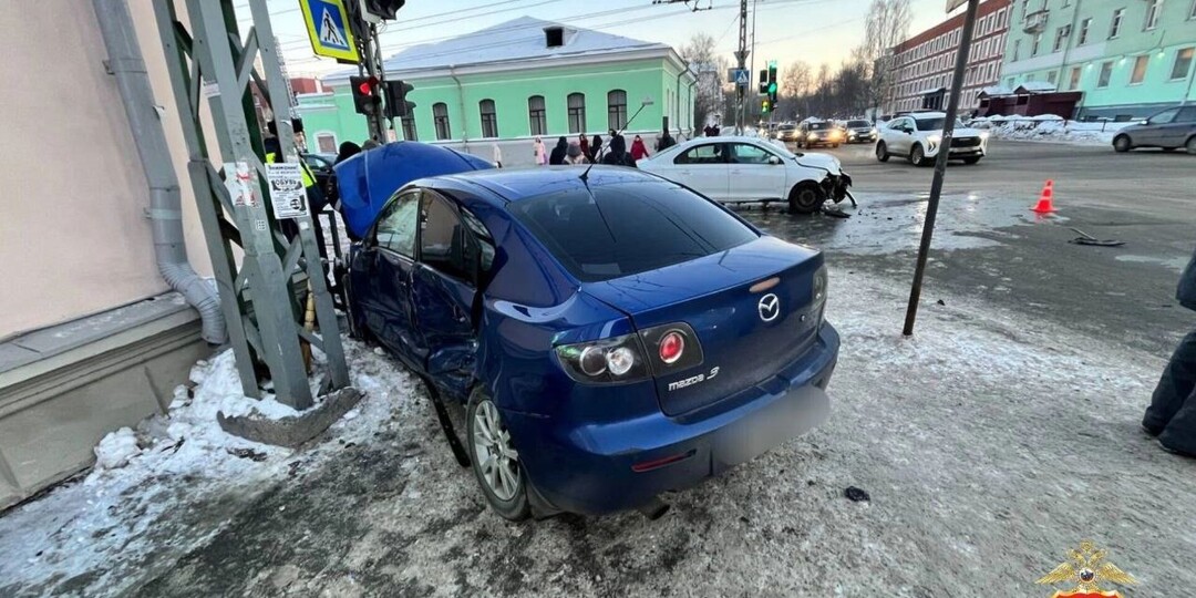 Появились подробности жуткого ДТП в Петрозаводске, где авто влетело в толпу людей