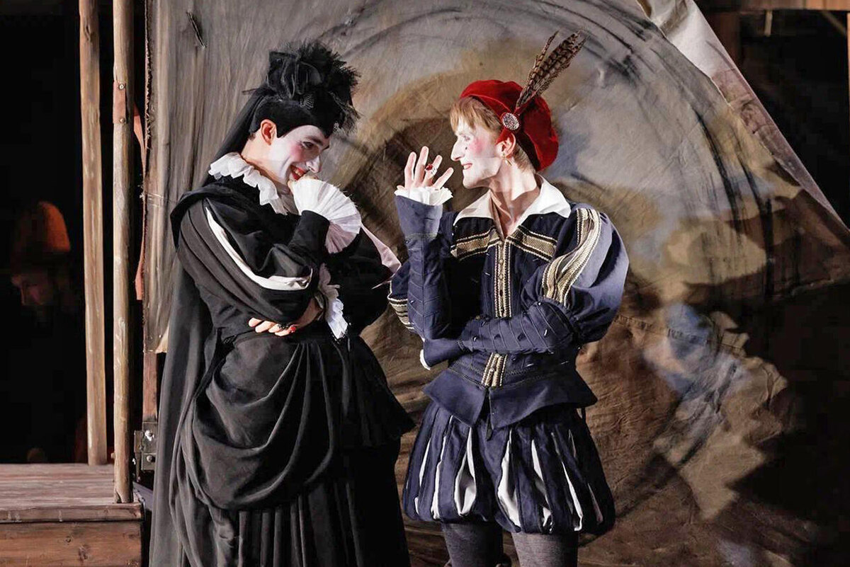    Андрей Щеткин (Оливия) и Кирилл Новышев (Виола) Полина Капица