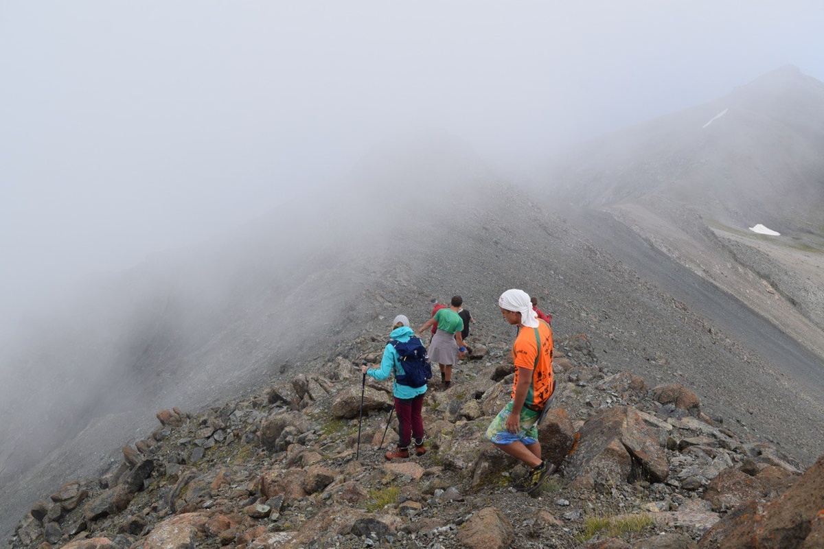 На фотографии моя группа и я