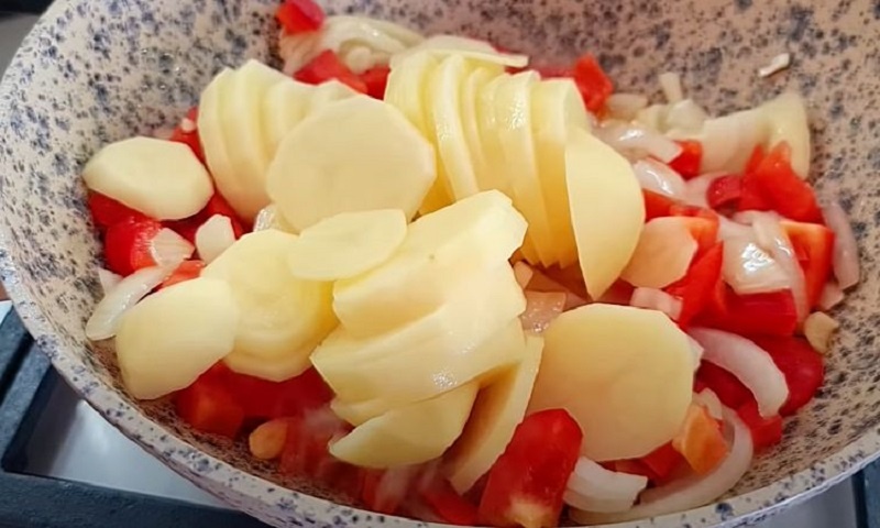 Запеканка из куриной грудки с овощами и сливками: секрет нежности и насыщенного вкуса