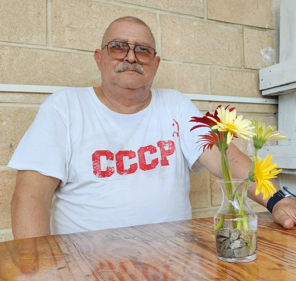 Оскар - бывший военный летчик, учившийся в СССР. Фото: Григорий КУБАТЬЯН