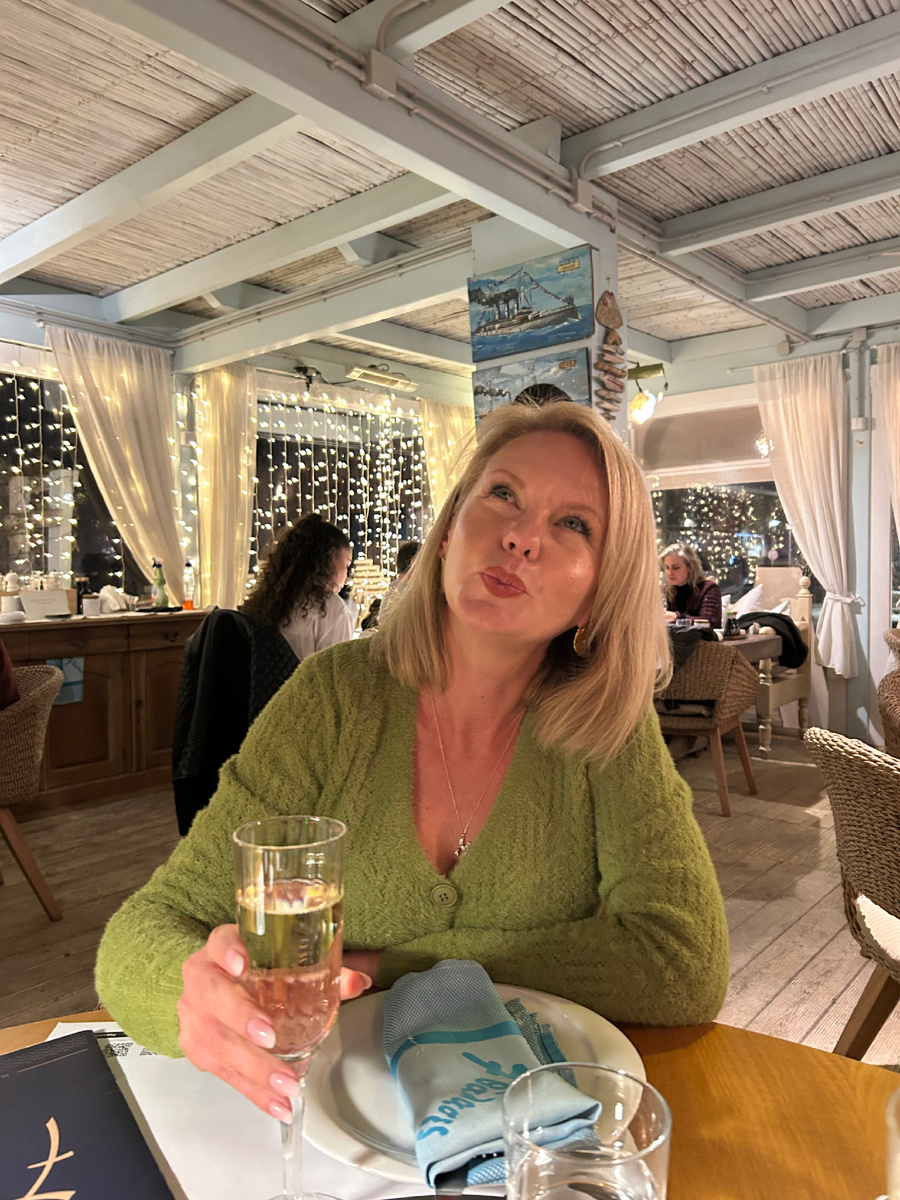 Женщина после кризиса выглядит так (автор во всей красе)