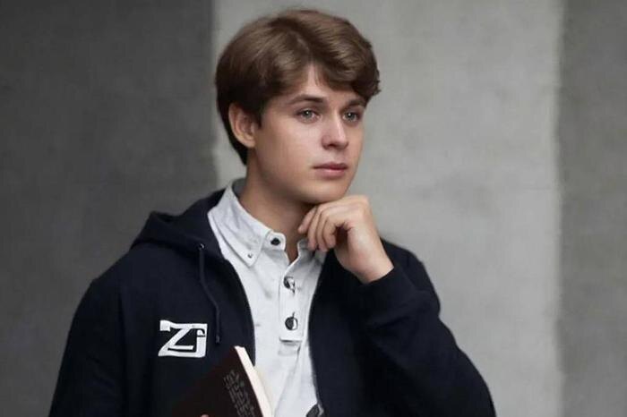 Сергей Есенин. Обложка © GigaChat / Life.ru