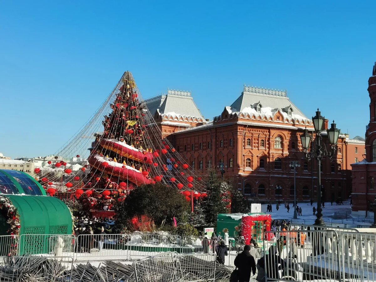 Китайский Новый год на Манежной площади в Москве. Фото автора