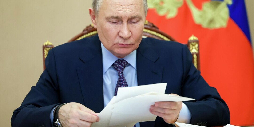 Врачи не любят называть медицинскую помощь услугой, рассказал Путин