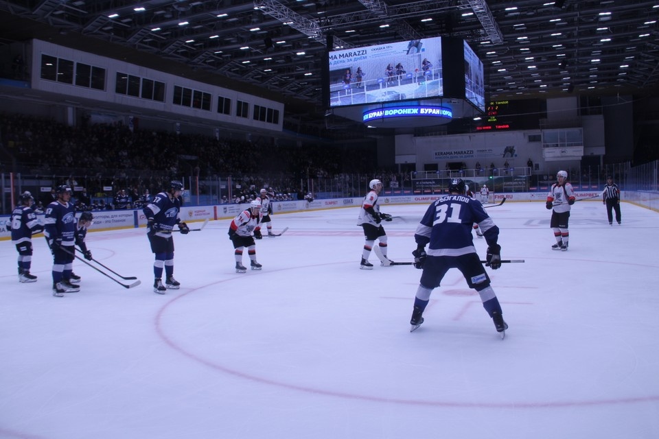    21 февраля Дмитрий Тювилин сыграет в рамках Черноземного дерби с «Тамбовом», которое состоится на льду «волков». Начало встречи в 13:00. Алексей СЕРГУНИН