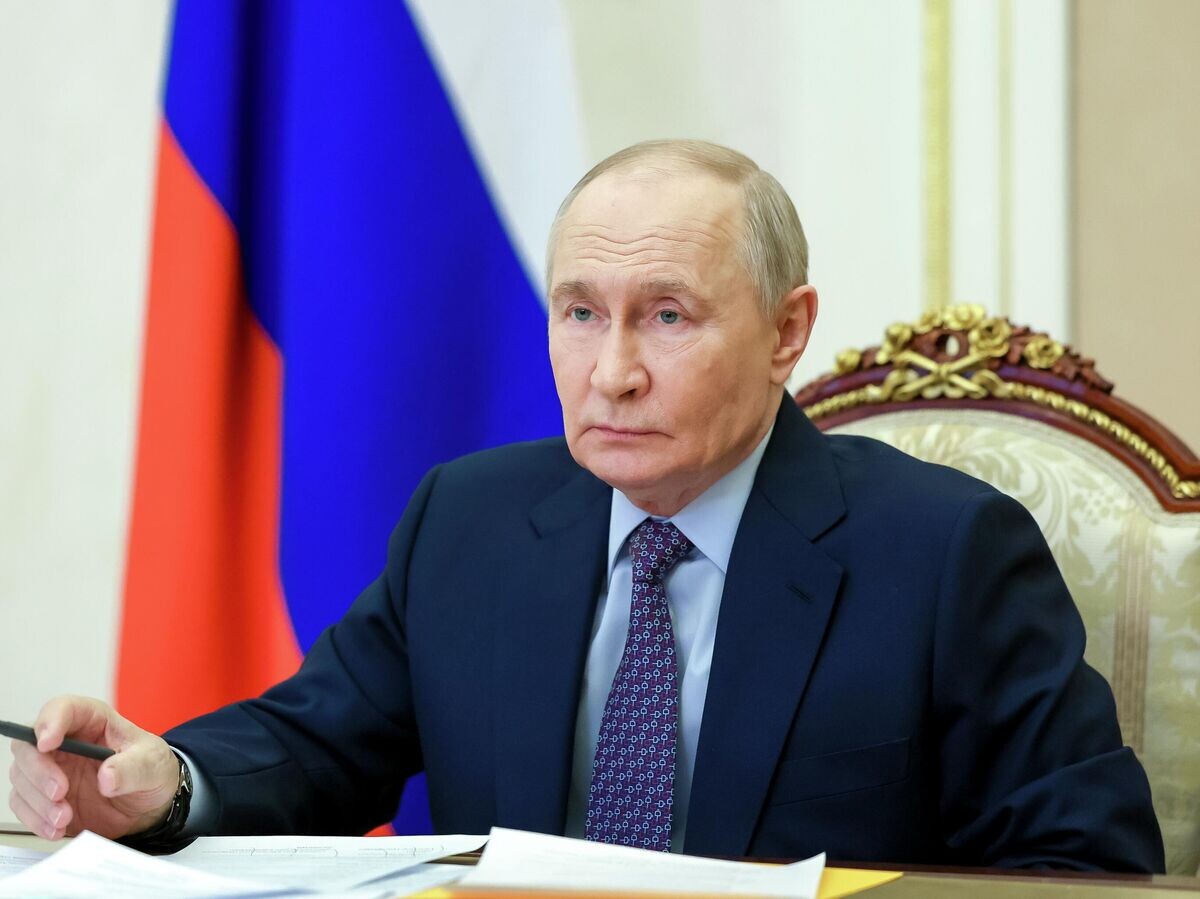    Президент России Владимир Путин проводит совещание с членами правительства РФ | © POOL