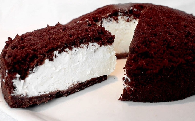 Торт без хлопот: замороженный йогурт и шоколадное печенье — рецепт, который покоряет с первого кусочка