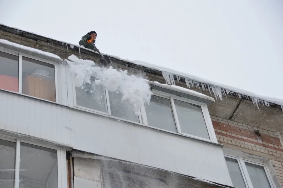    Во всех районах Твери автоматические комплексы фиксируют сосульки на крышах