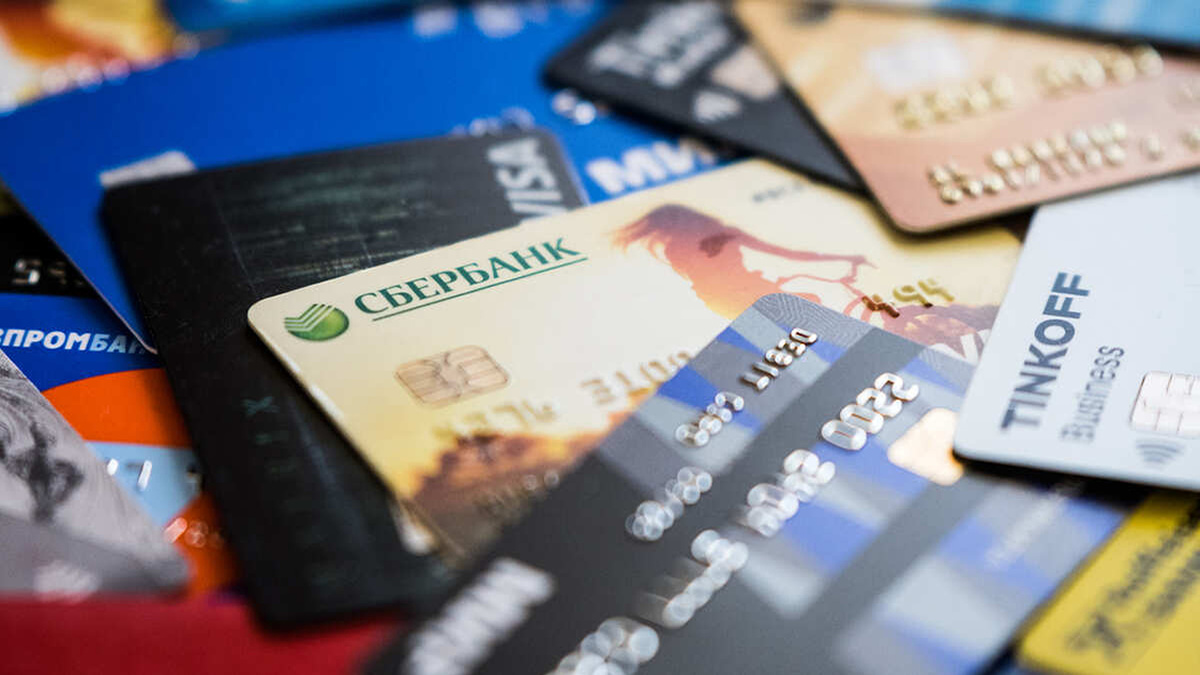 Забытые деньги: банки хотят автоматически закрывать старые счета и карты