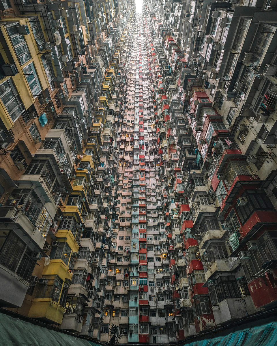 Гонконг в серии фотографий «Архитектура плотности» Майкла Вольфа