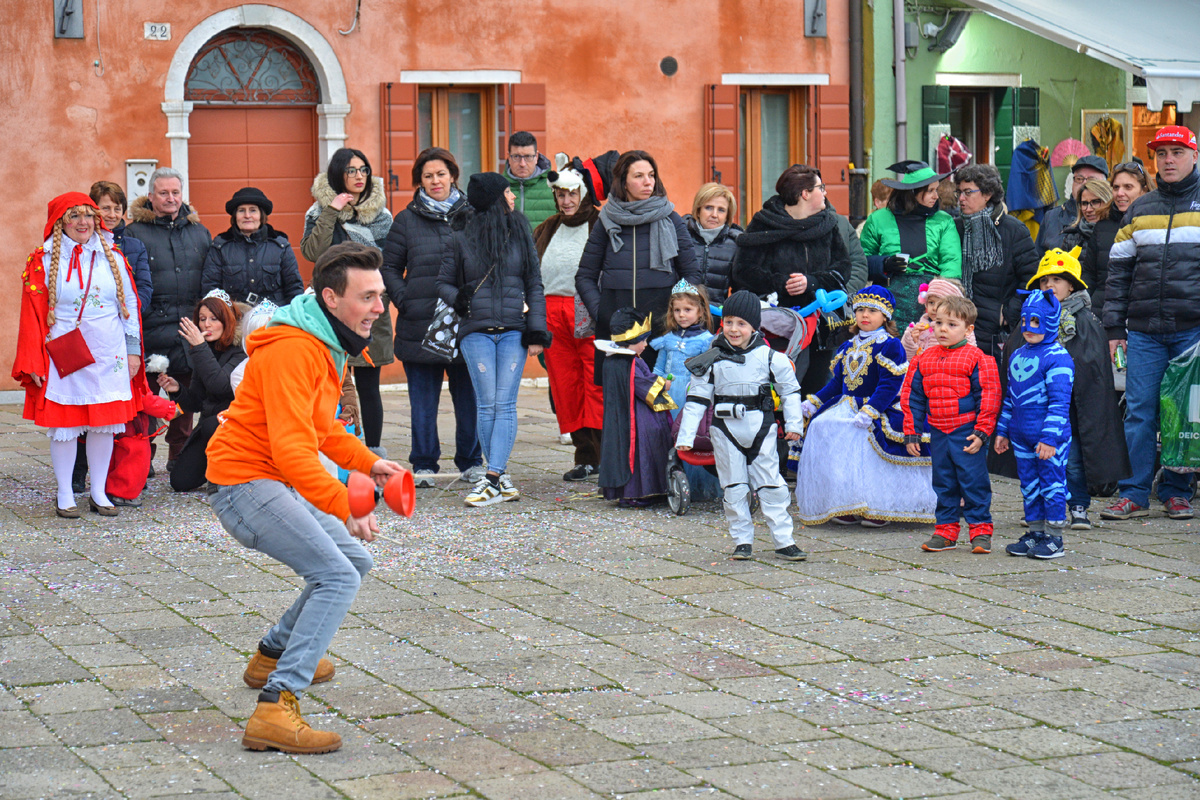 Детский карнавал в Бурано.  Фотография Александра Новикова. 2018