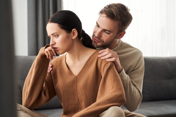 Если человек остаётся рядом не потому, что хочет, а потому что не может иначе, то это уже не близость, а зависимость.