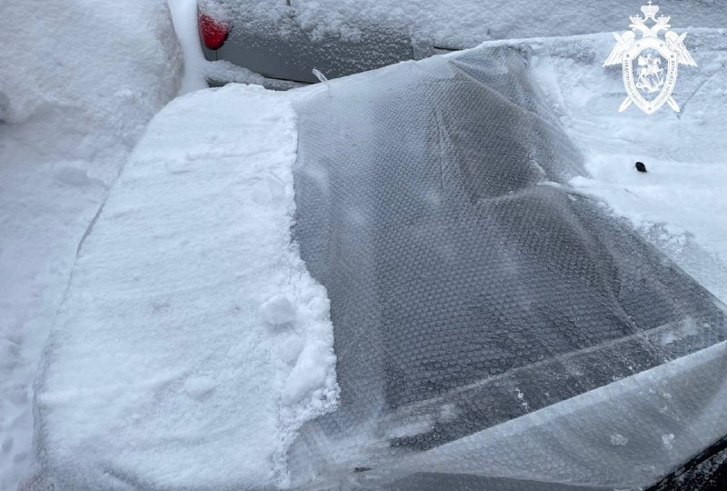 В Новочебоксарске возбудили уголовное дело после падения наледи на автомобиль