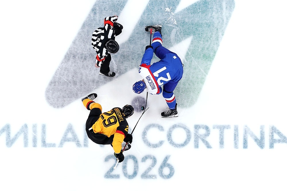    Словак Адам Ружичка (справа) и его партнеры нейтрализовали главную звезду немцев Леона Драйзайтля. / Getty Images