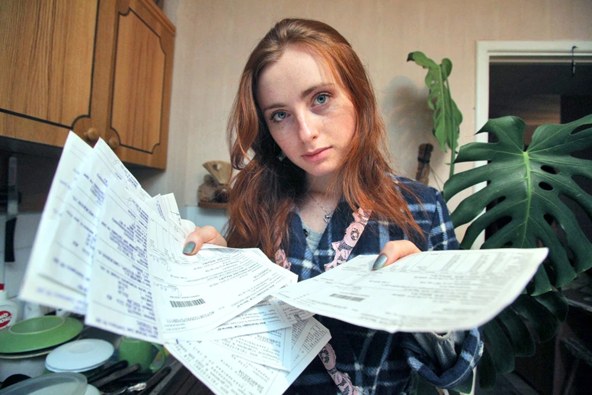 Первые месяцы: долговая яма и холодные квартиры