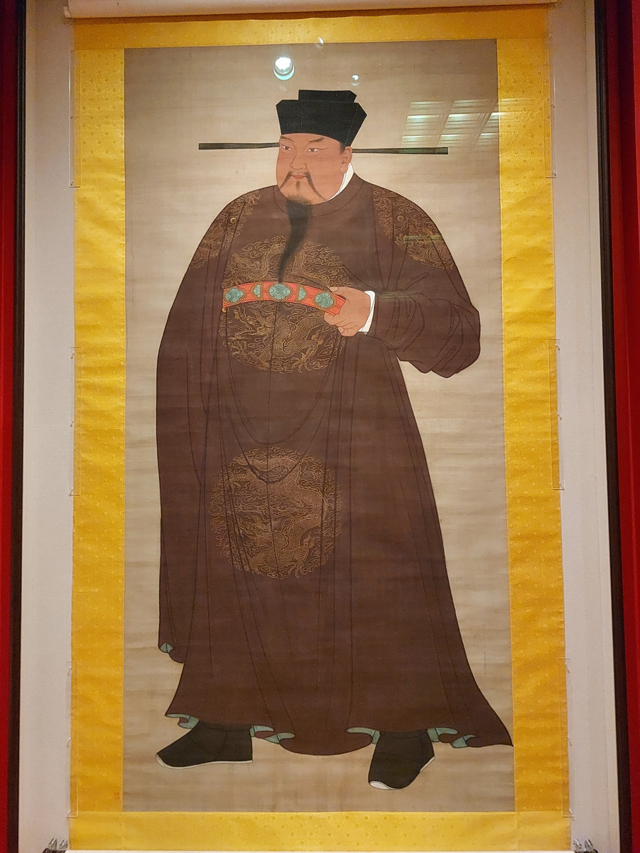 Неизвестный автор. Портрет императора Тай-цзу (Чжао Куанъиня), основателя династии Сун. Эпоха Мин (1368-1644). Шелк, тушь, цветная тушь