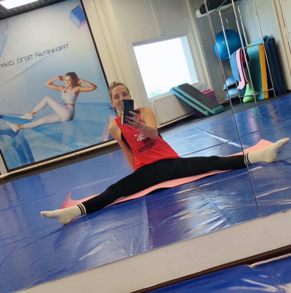 Привет! Я Ксюша, мама пятерых. Долгое время занималась тхэквондо, недавно закончила обучение на фитнес-тренера. Здесь рассказываю о своей жизни как она есть. Всем рада, присоединяйтесь!