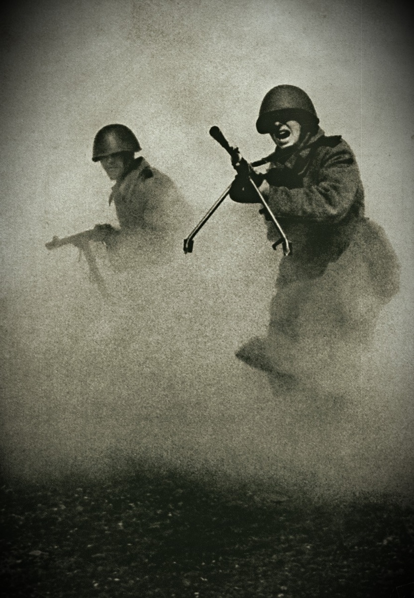 Советская пехота в наступлении