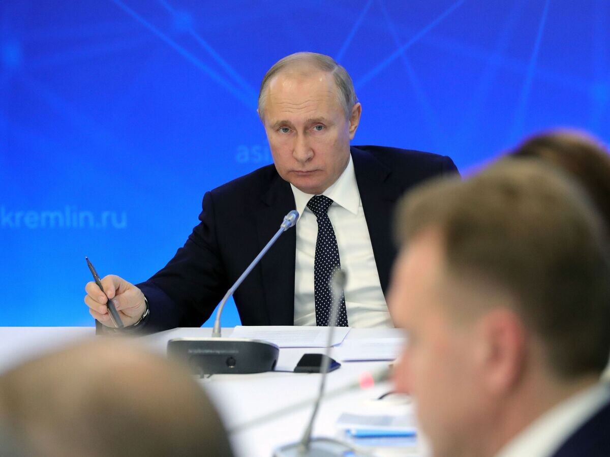    Президент РФ Владимир Путин проводит заседание наблюдательного совета Агентства стратегических инициатив | © РИА Новости / Михаил Климентьев