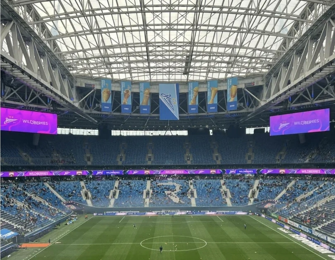 "Газпром Арена" - единственный крытый стадион на всю страну. Фото Яндекс.Карты