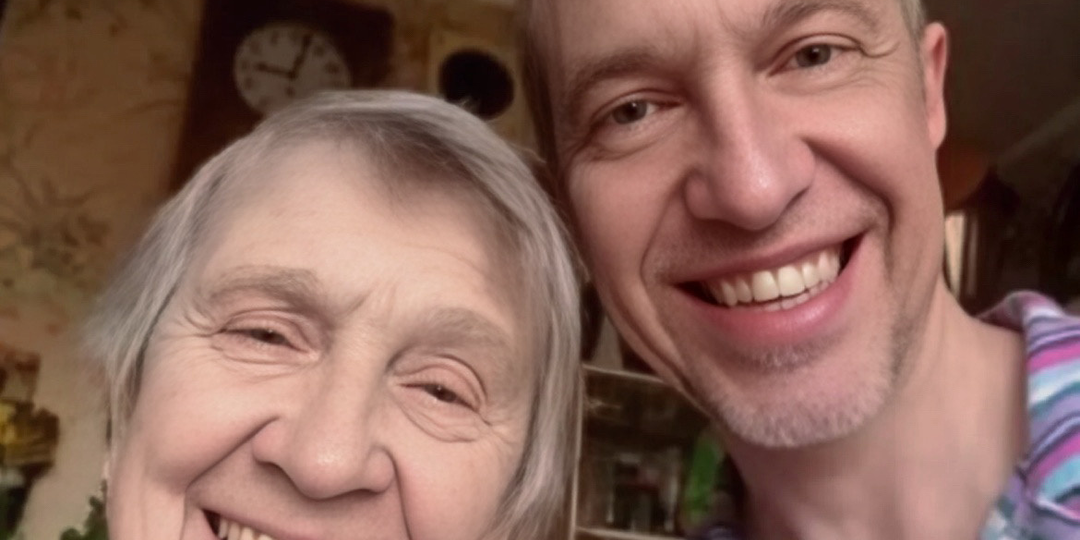 «В туалет хожу на улицу»: жеманный Соседов признался как вынужден жить человек который учит звёзд хорошему вкусу