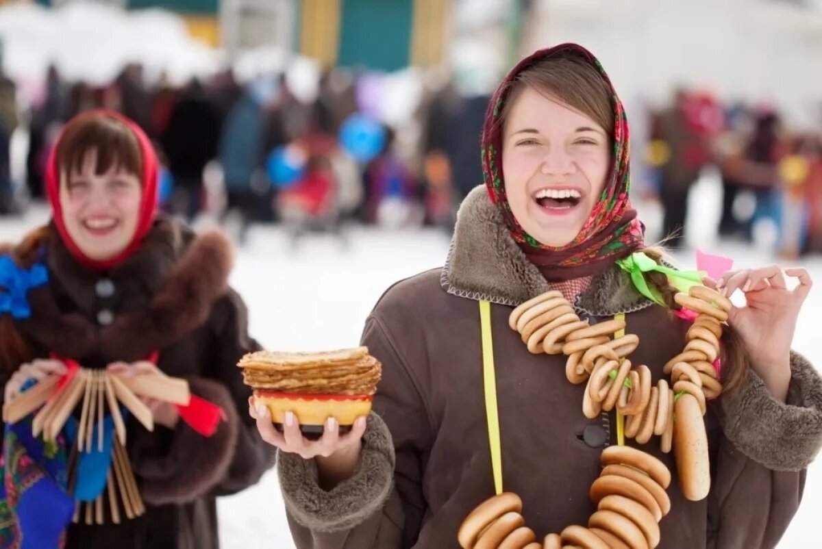    Этот день принято проводить в веселье и радости.