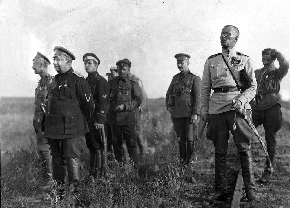 Генералы В.З. Май-Маевский и С.Н. Тимановский. 1919 г. ГАРФ