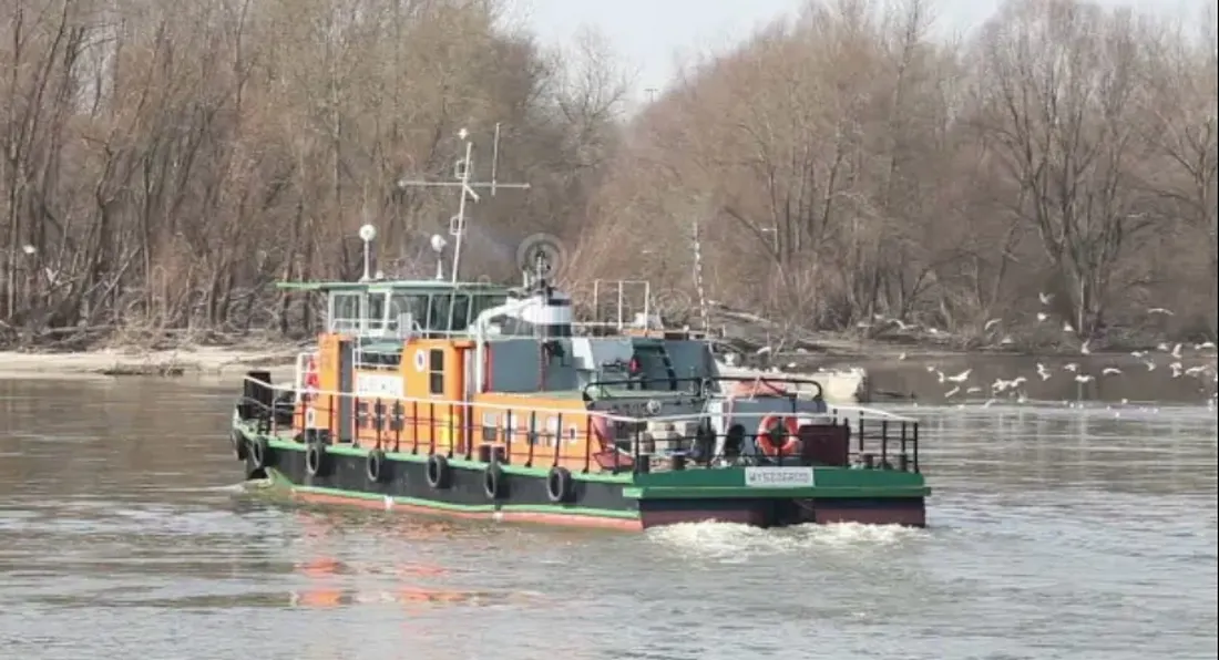 Буксир на реке Висла.