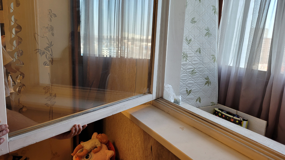 Окно на балкон.