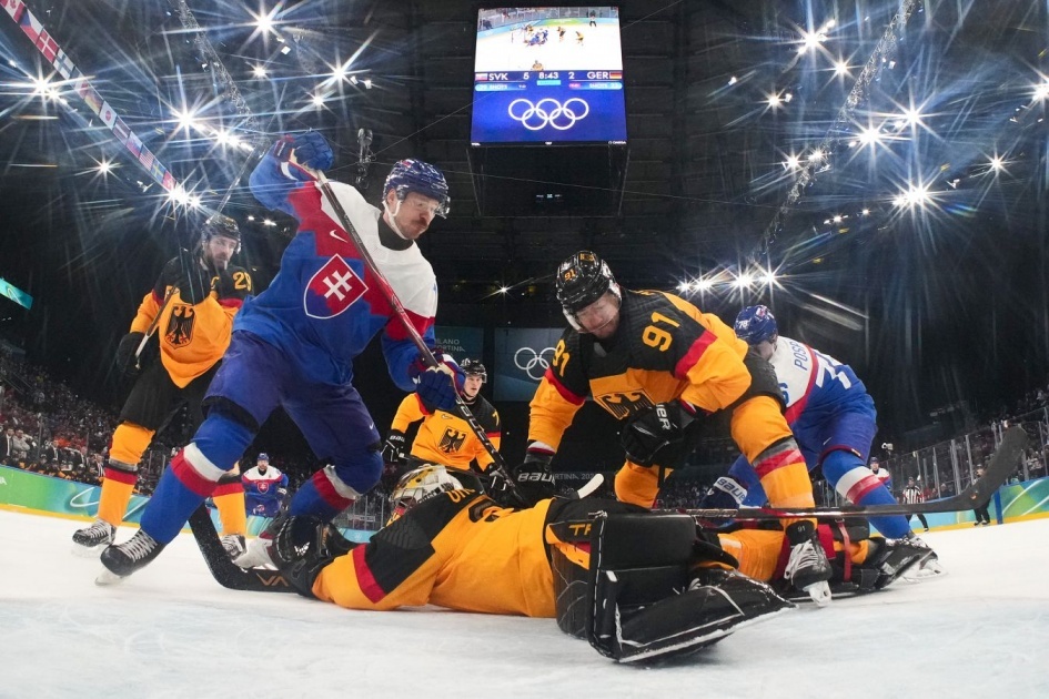 Свалка перед воротами сборной Германии
