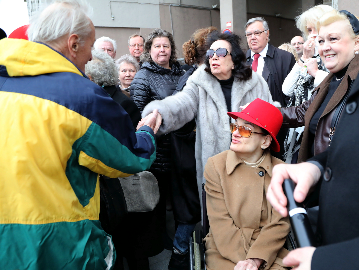 Мария Баталова с Гитаной Леонтенко и Натальей Дрожжиной. Фото: "Комсомольская правда" 