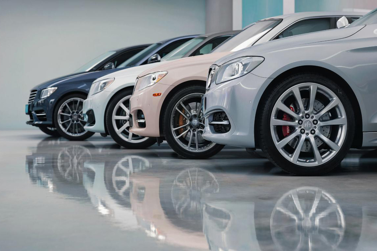 Основные факторы подорожания: увеличение налогов, дефицит импортных машин и сезонные колебания спроса.  Фото: Изображение сгенерировано с помощью ИИ / Светлана Возмилова