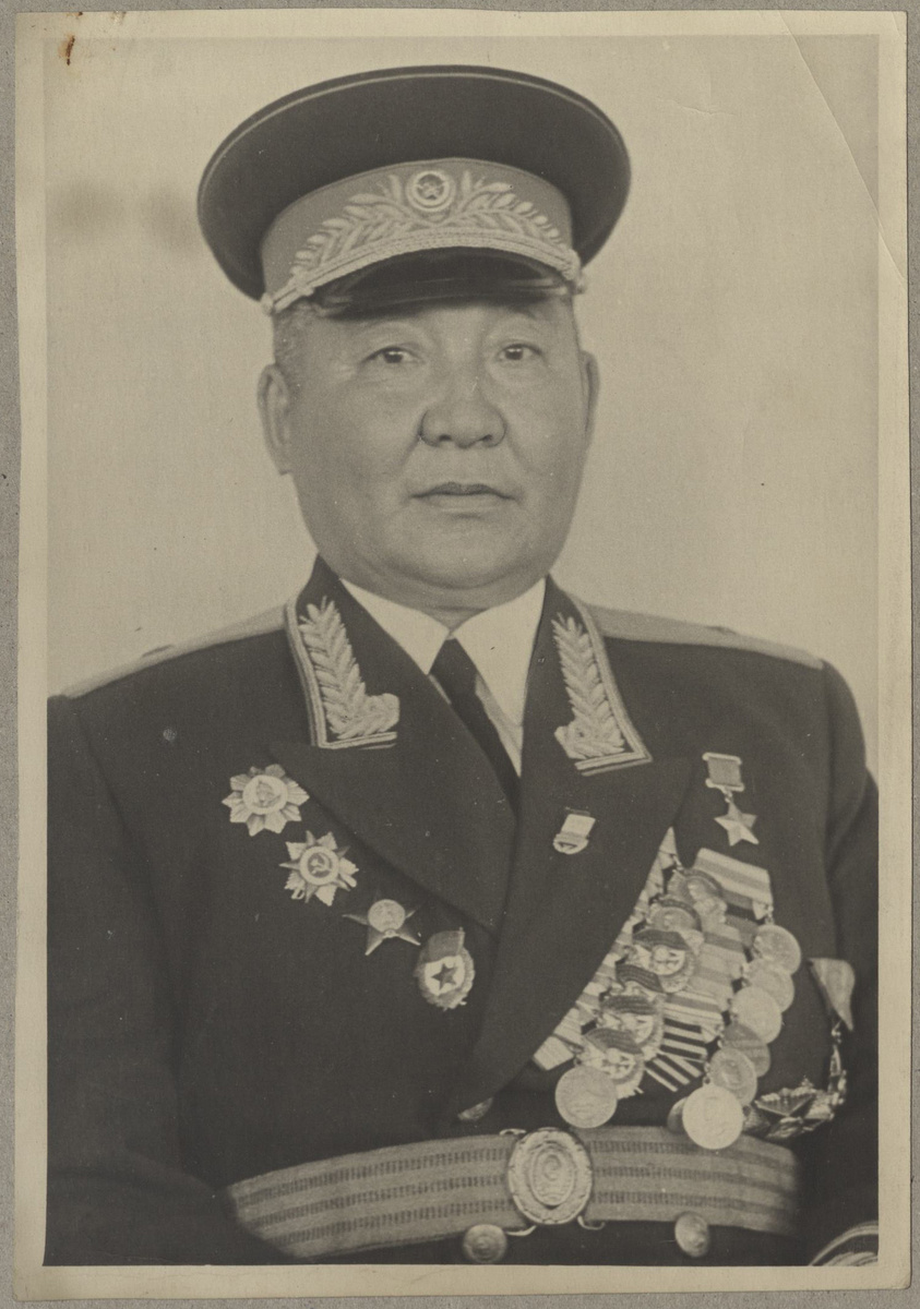 И.В. Балдынов в парадной форме, 1960-е гг.