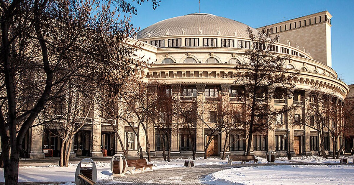 Открытие в 1945 году оперного театра подстегнуло тенденцию — Новосибирск начал расти под эгидой архетипа Творца.