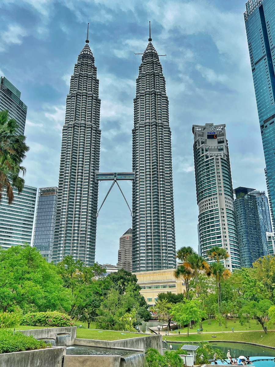 Башни Петронас, Куала-Лумпур, Малайзия. Фото автора 
