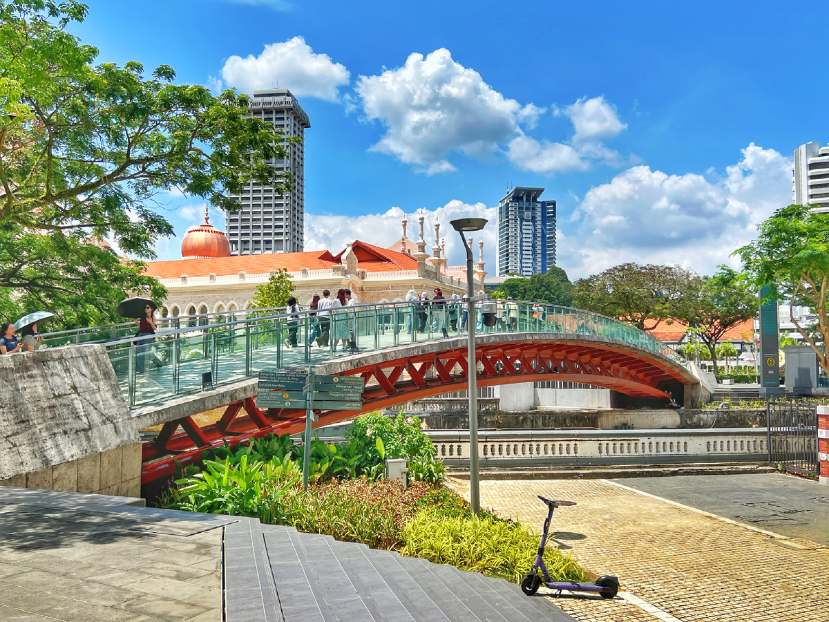Мост у площади Мердека. Куала-Лумпур, Малайзия. Фото автора 