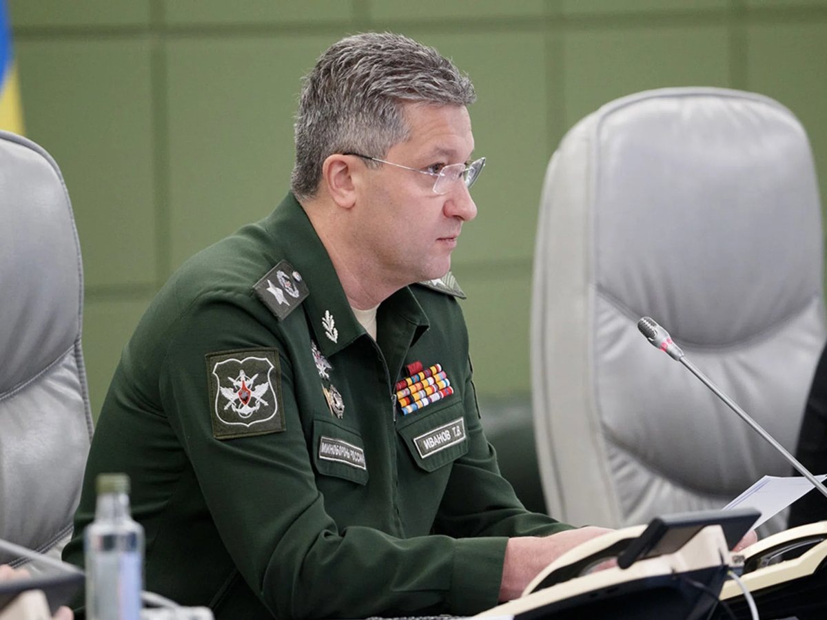     Иванов не получил ответа на свое заявление в установленный срок