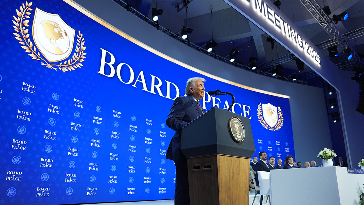   Evan Vucci / AP- Архивное фото. Президент США Дональд Трамп