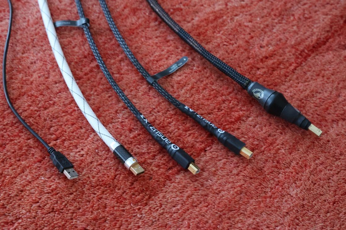 Слева: стандартный usb-кабель, Vermouth Reference, Ansuz X3, Ansuz A3, Mad Scientist Prime