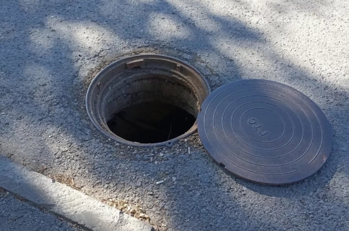    На Сахалине слесарь упал в колодец с горячей водой