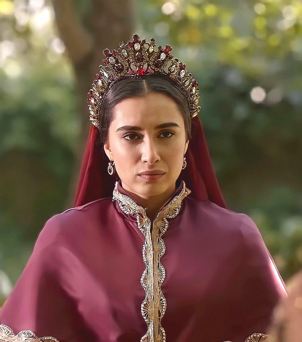 Валиде Турхан. 