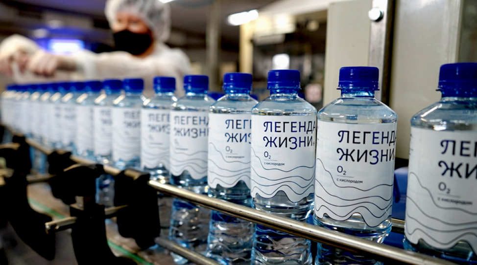 Розлив воды с кислородом на производстве компании "Легенда жизни"