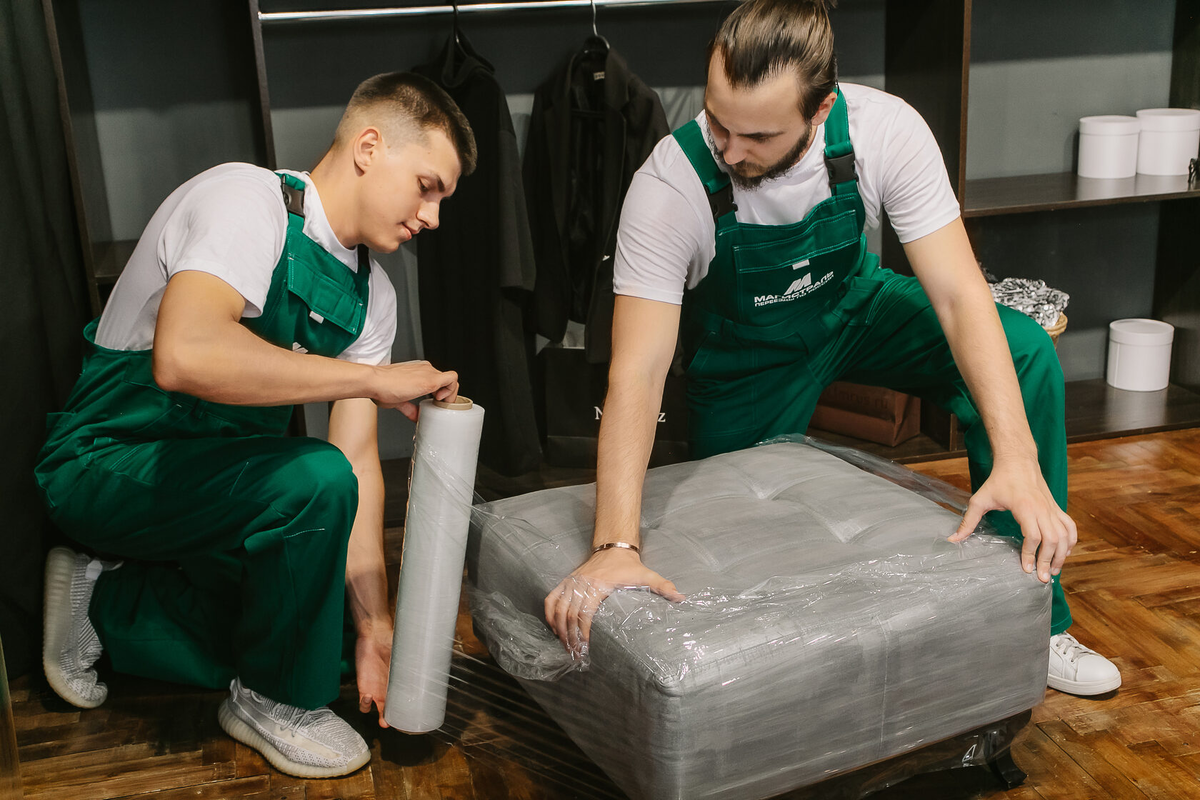 Специалисты компании "Магистраль - Переезды по России"