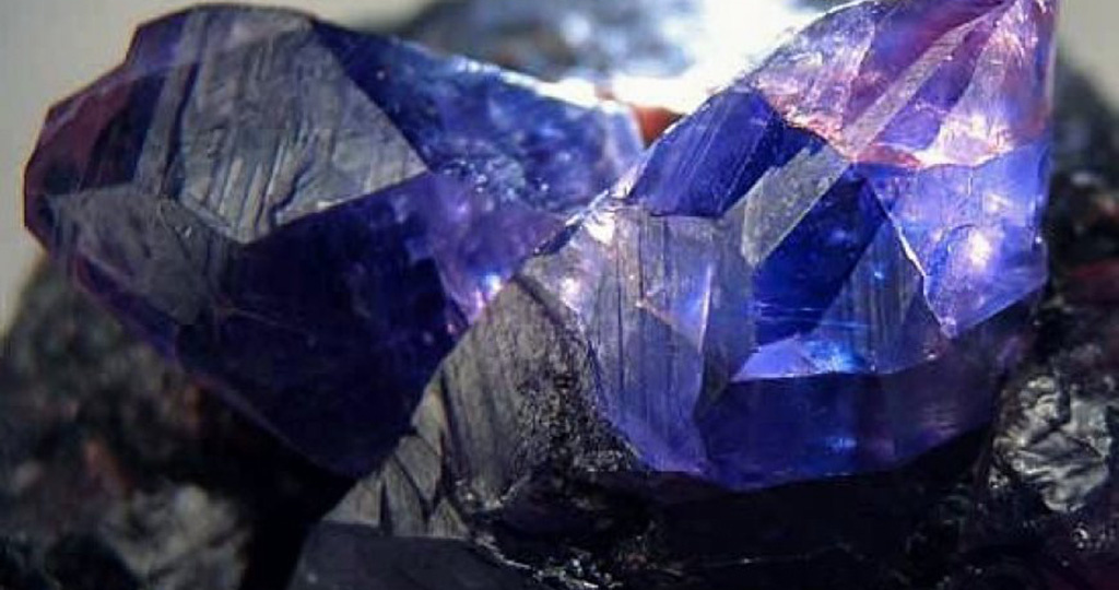 Уральские сапфиры: сокровища самоцветной полосы