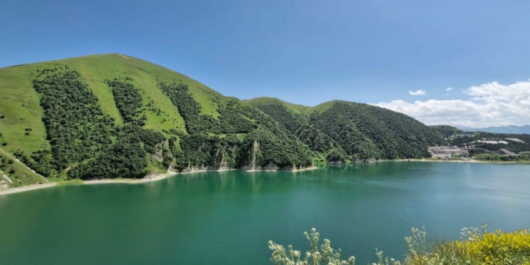 Кезеной-Ам — как выглядит самое большое озеро в горах Северного Кавказа