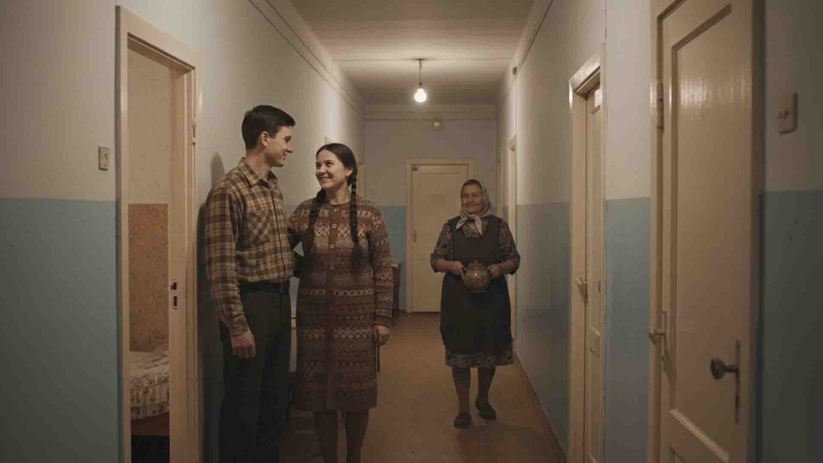 Раньше мы оставляли ключи под ковриком, потому что знали соседей в лицо. Сегодня доверять незнакомому голосу в трубке — непозволительная роскошь.