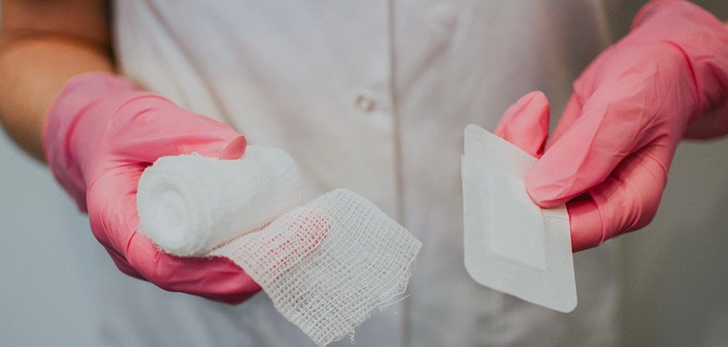 Как ухаживать за швом после операции: пошаговая инструкция, чтобы зажило быстро и без последствий