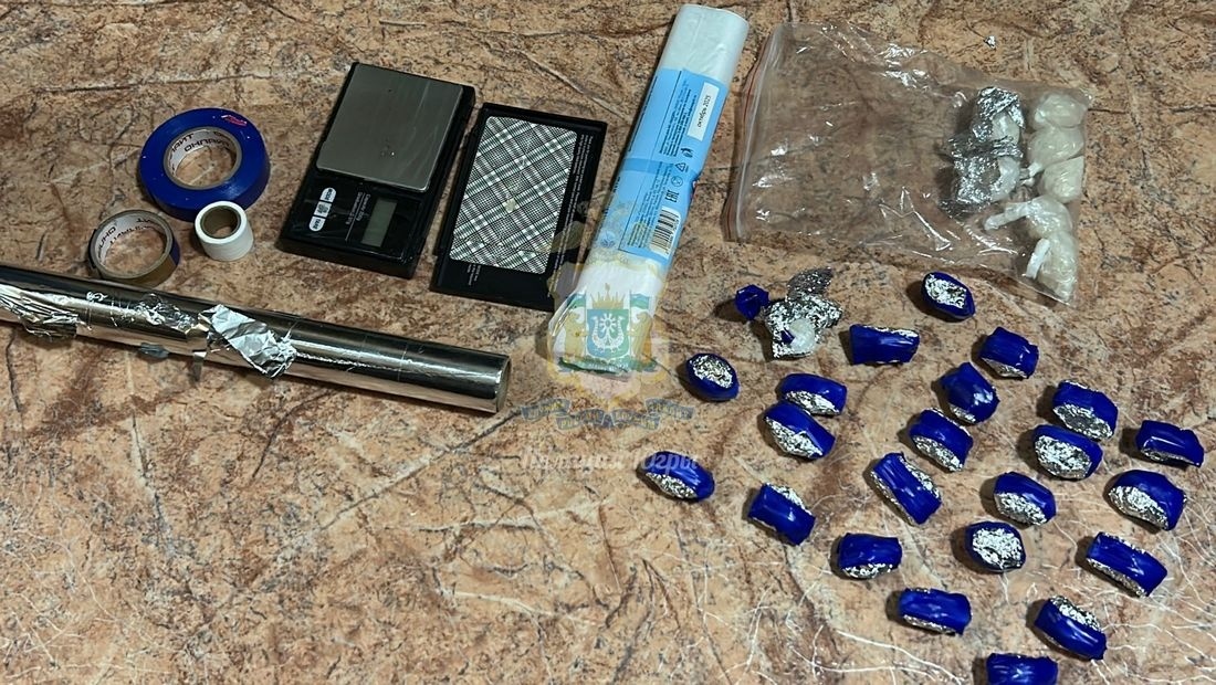    В Югре задержали организаторов интернет-магазина наркотиков