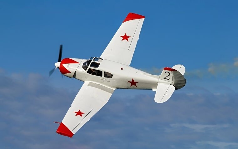 Самолет Як-18